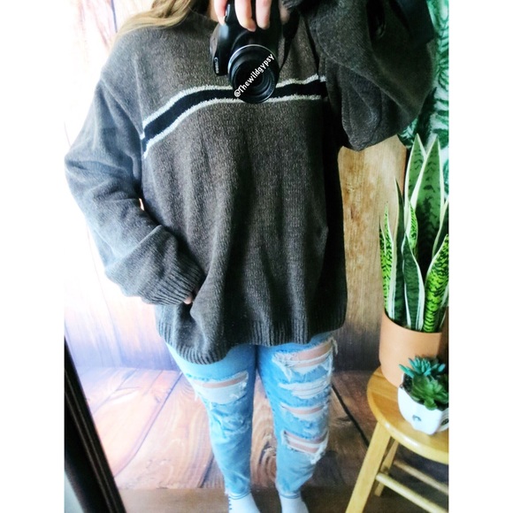 Vintage Sweaters - Vintage cozy plush boyfriend sweater 🌿